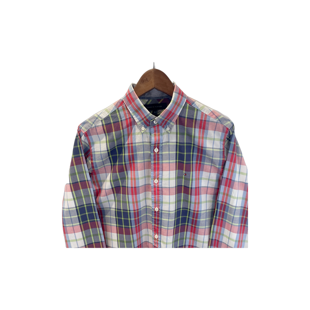 Chemise Tommy Hilfiger homme S détail— grands carreaux blanc rouge bleu foncé vert pomme vintage fit — seconde main parfait état — Epok Label