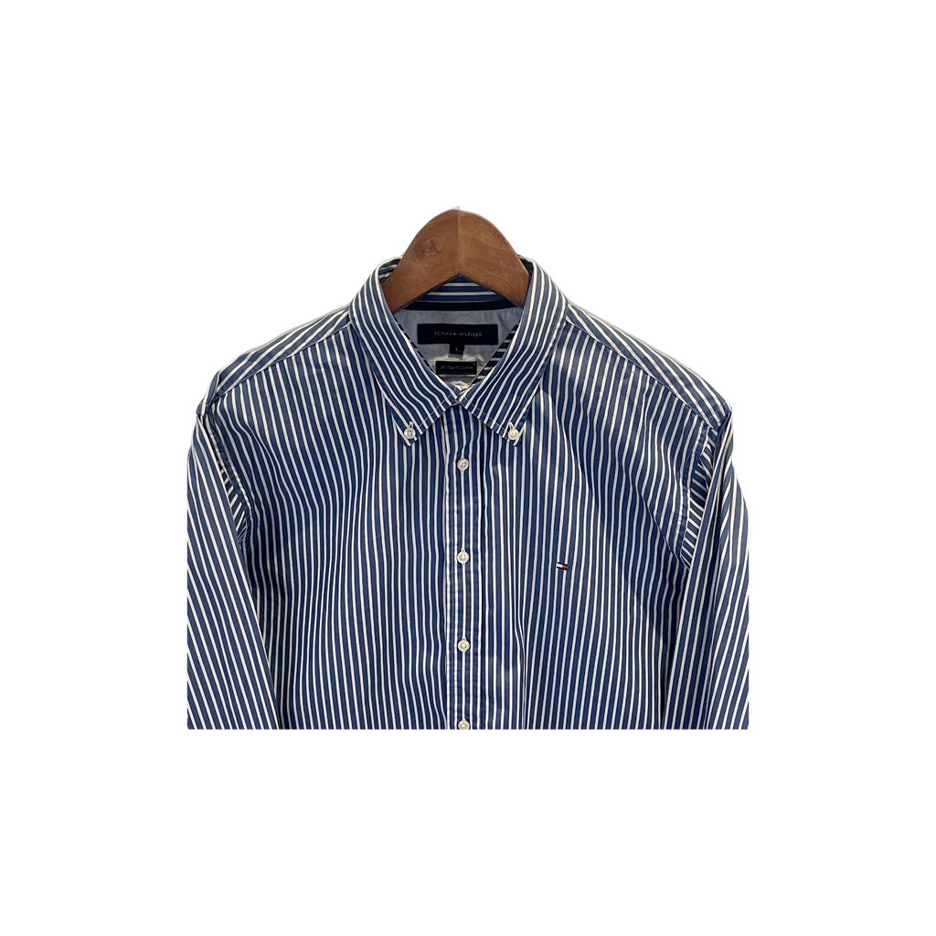 Chemise Tommy Hilfiger rayures blanc et bleu marine - détail