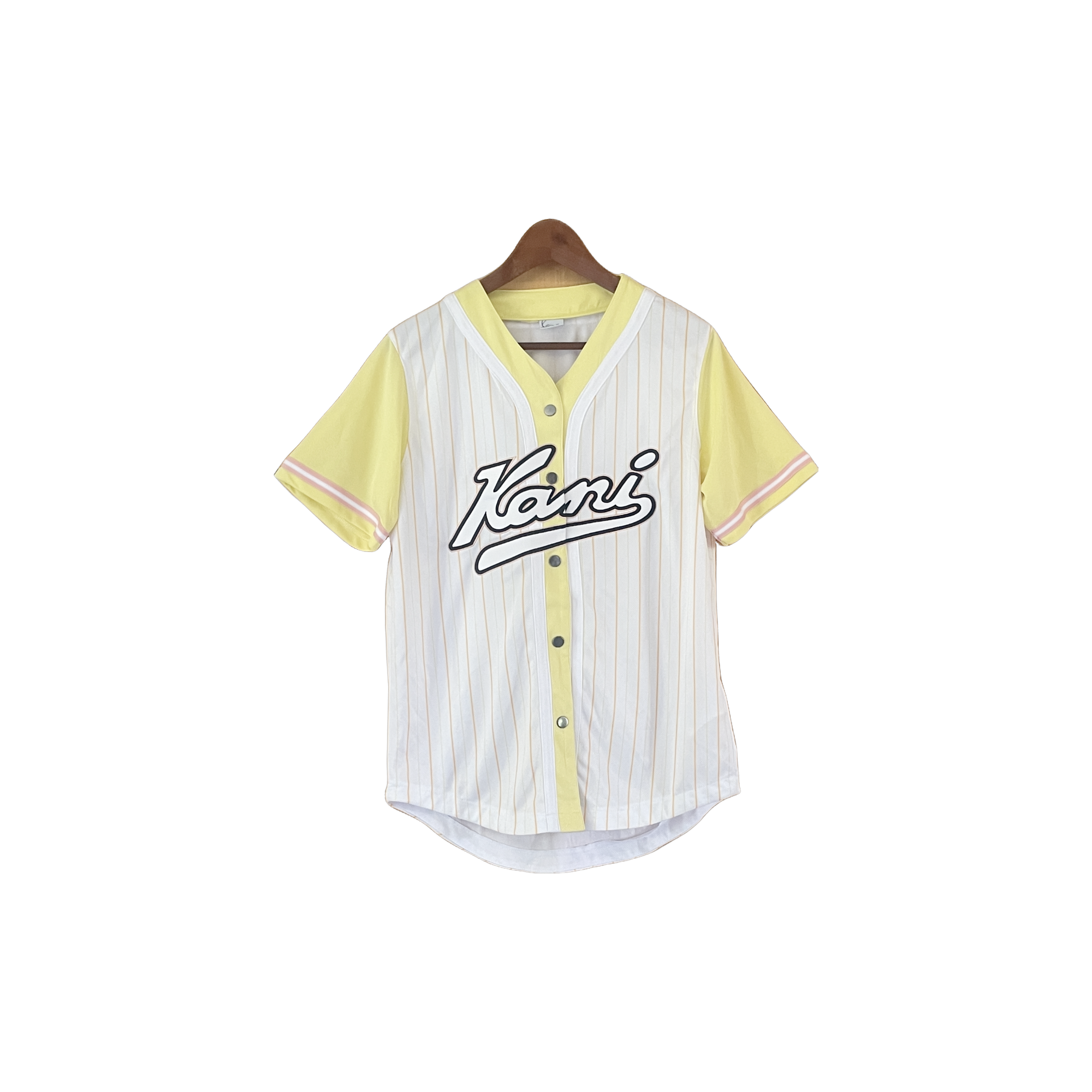 Chemise baseball Karl Kani unisexe vintage blanc rayures jaunes logo brodé – vue de face - taille M