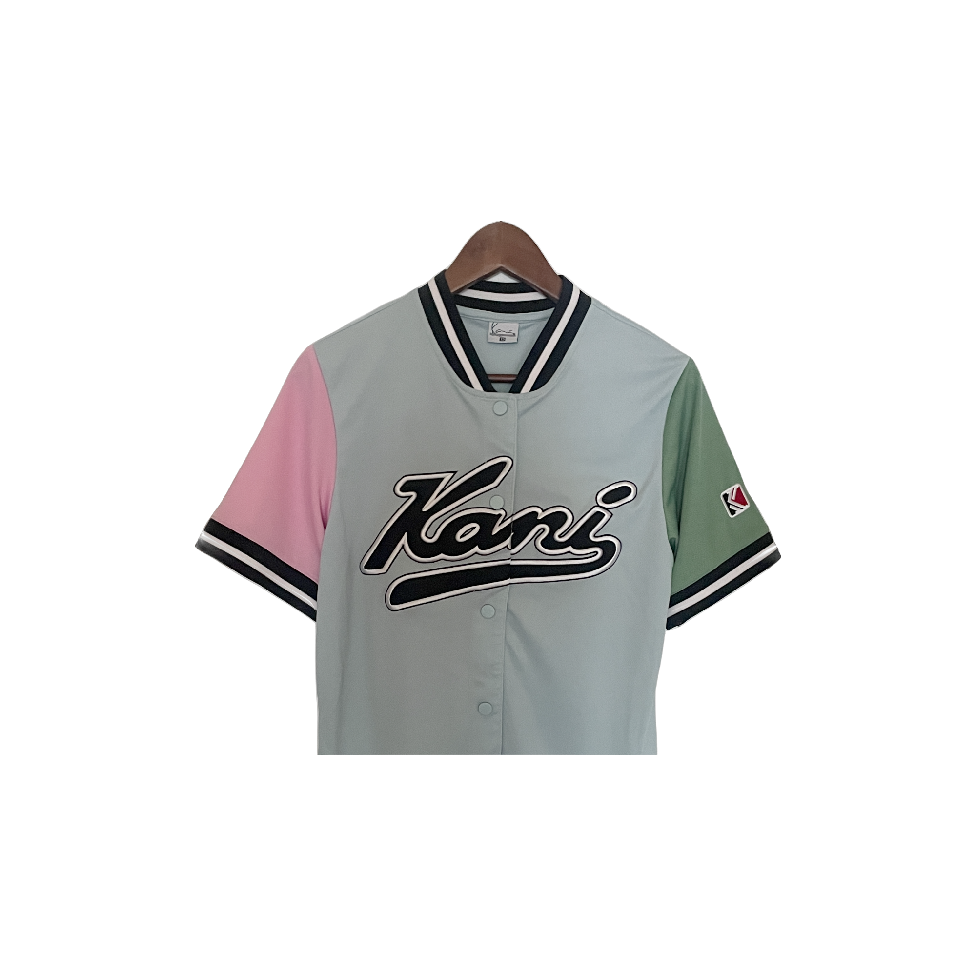 Détail chemise baseball Karl Kani vintage XS – logo manche et boutons pression, seconde main parfait état