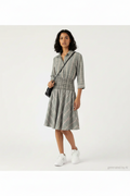 Robe Maje à carreaux gris - vue de face sur mannequin