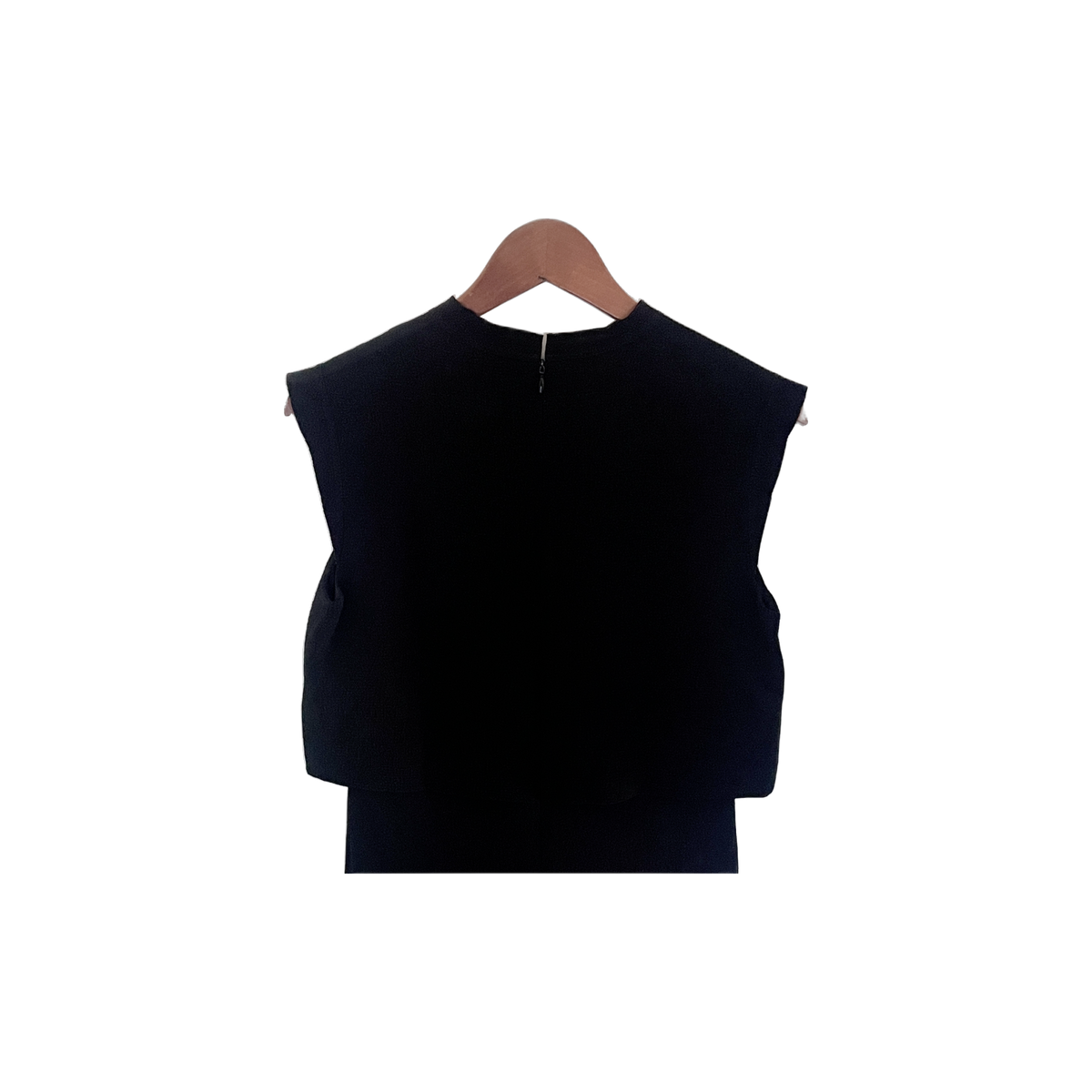 Robe Sandro femme T2 détail dos — noire sans manches coupe fluide haut ample emmanchures dégagées — seconde main élégante — Epok Label