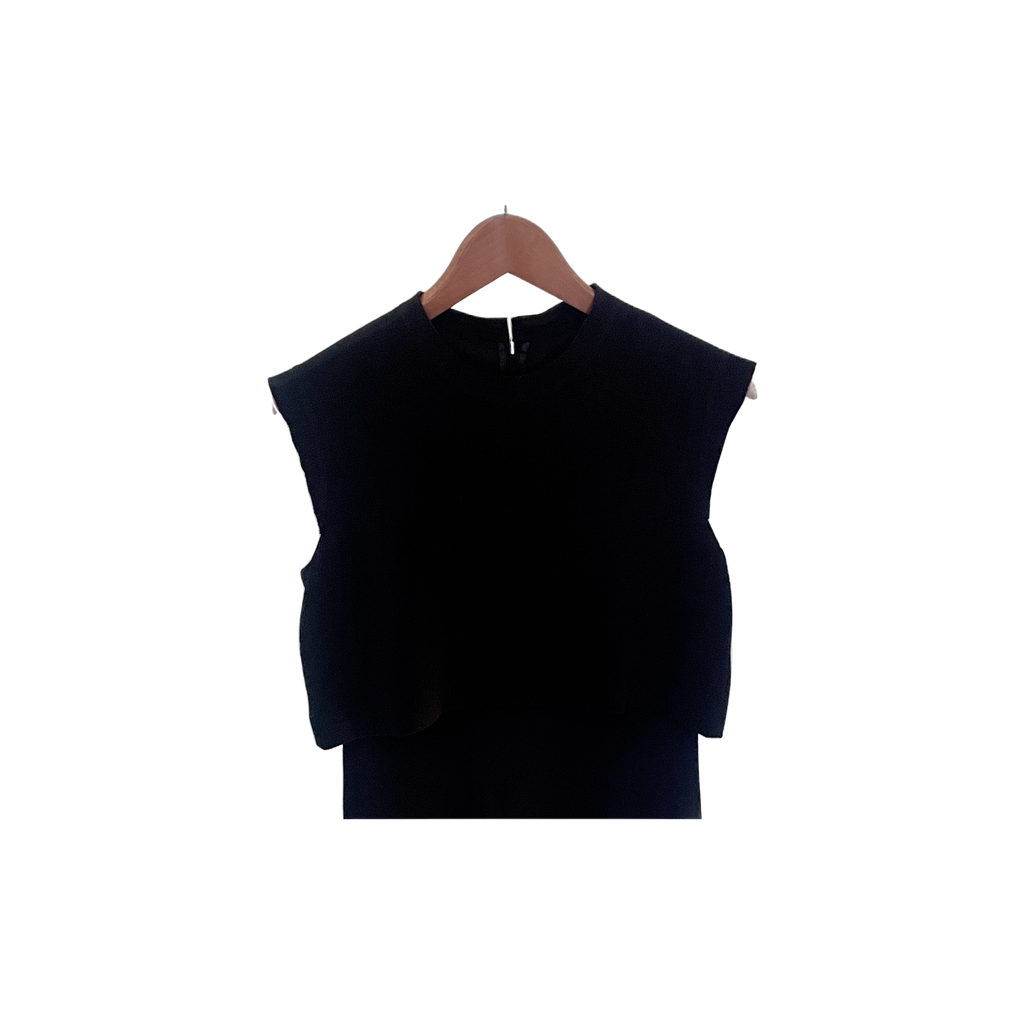 Robe Sandro femme T2 détail face — noire sans manches coupe fluide haut ample emmanchures dégagées — seconde main élégante — Epok Label