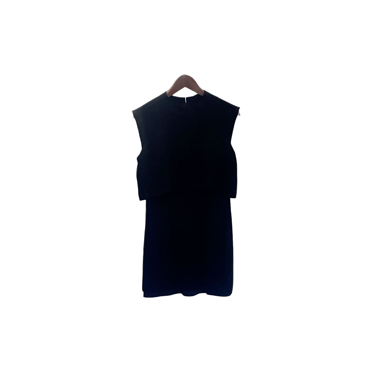 Robe Sandro femme T2 face — noire sans manches coupe fluide haut ample emmanchures dégagées — seconde main élégante — Epok Label