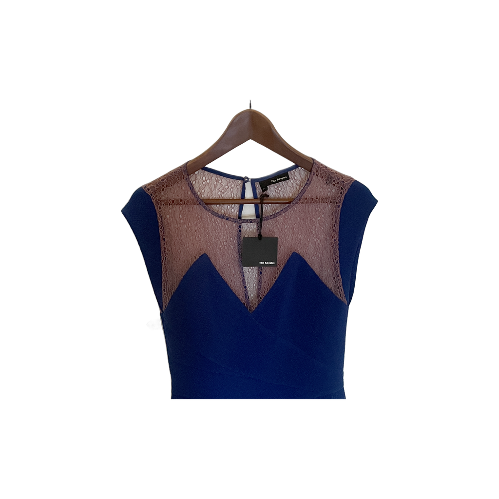 Robe The Kooples bleue XS – détail dentelle rosée poitrine