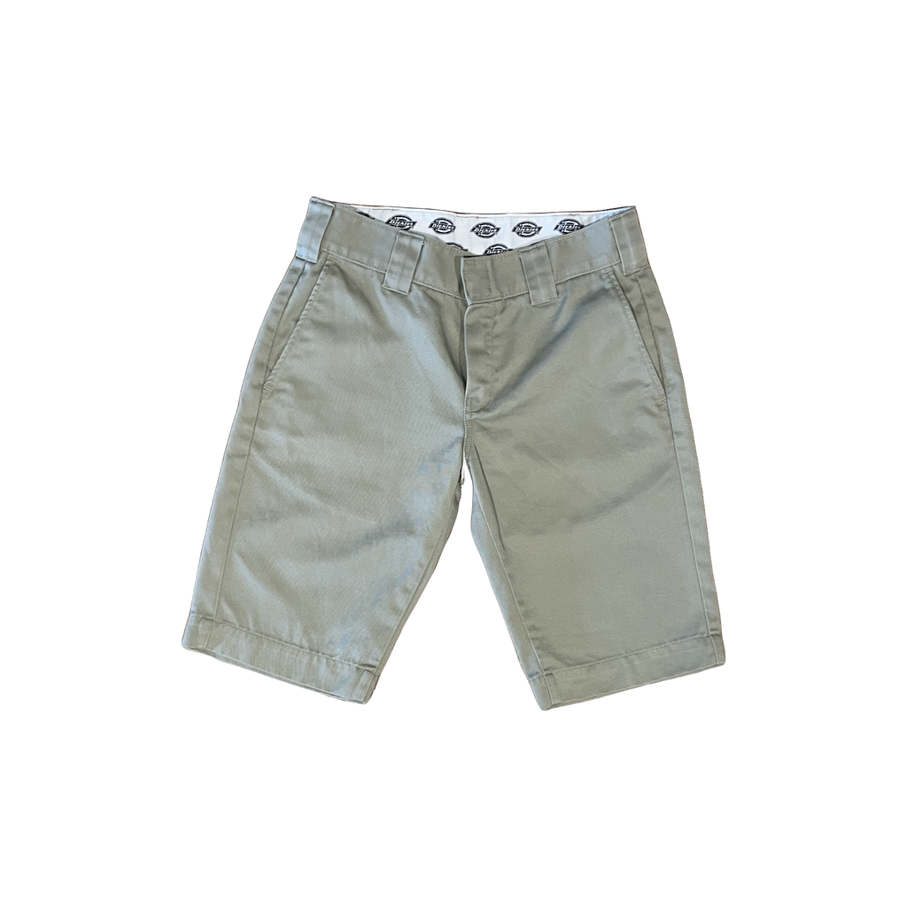 Short Dickies beige W28 – vue de face porté, plan rapproché