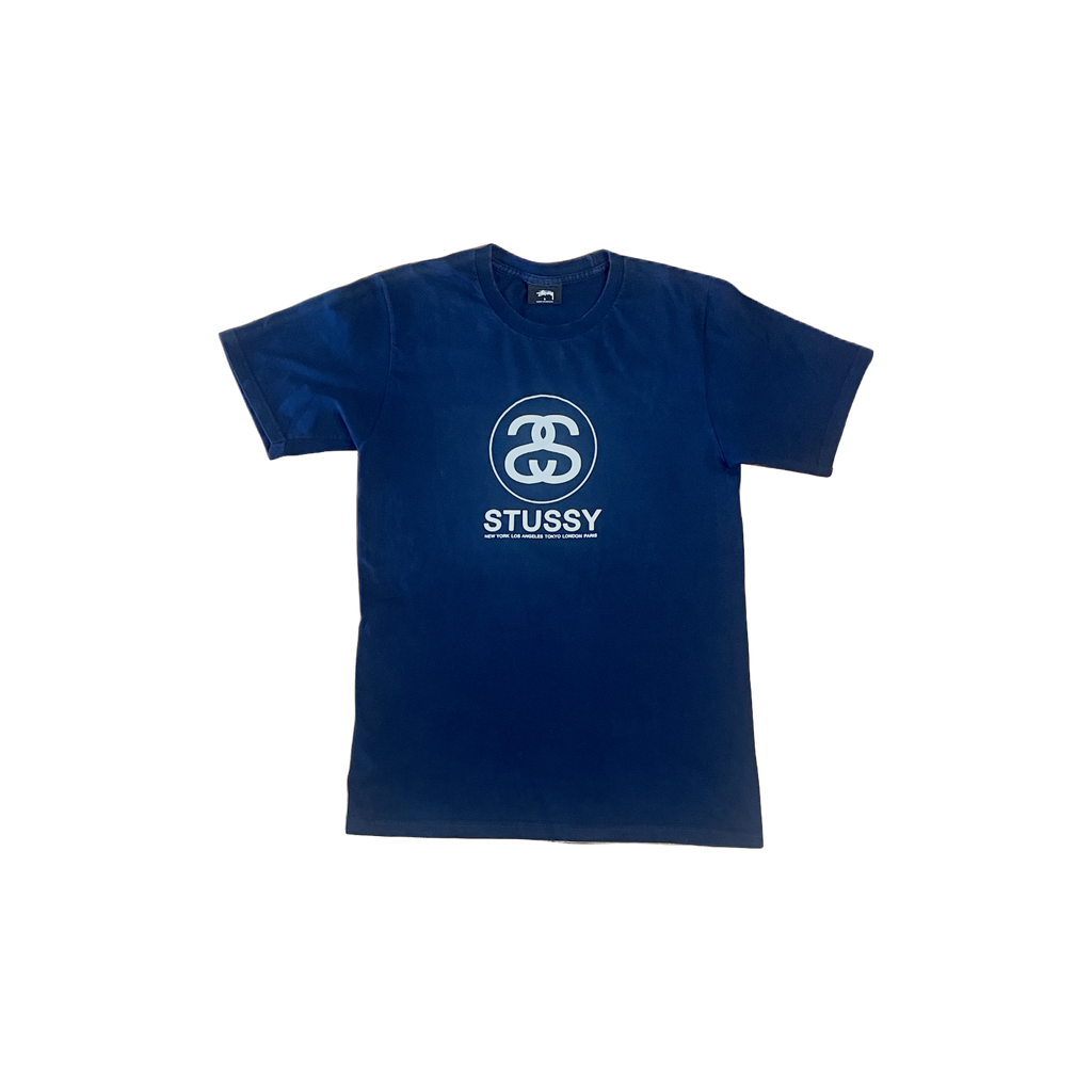 T-shirt Stüssy World Tour bleu marine S recto — logo 5 villes NYC LA Tokyo Londres Paris — seconde main vintage — Epok Label