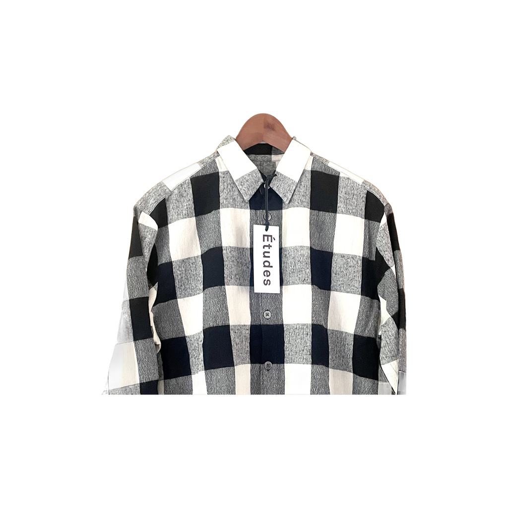 Chemise Etudes Studio à carreaux blanc et noir - détail