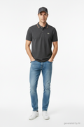 Polo Lacoste gris - mannequin fond blanc - Generated by AI