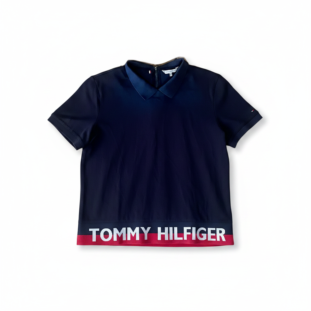 Polo Tommy Hilfiger sans cintre – fond blanc